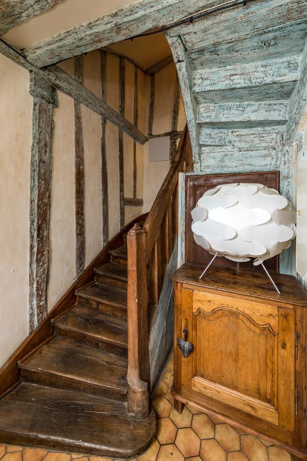 Suite Mana Ohana - Luxe Et Authenticite A 2 Pas De La Place Ducale Avec Parking Prive Charleville-Mezieres Ngoại thất bức ảnh