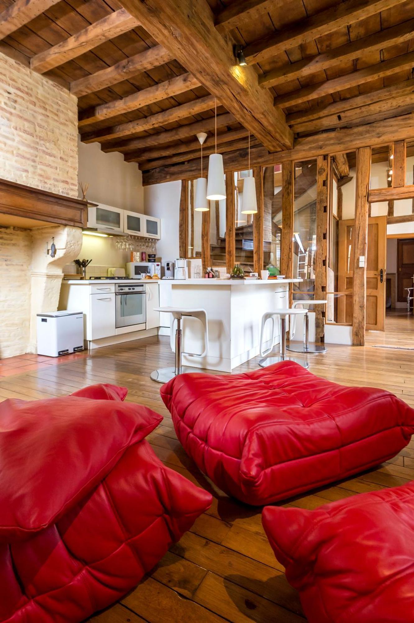 Suite Mana Ohana - Luxe Et Authenticite A 2 Pas De La Place Ducale Avec Parking Prive Charleville-Mezieres Ngoại thất bức ảnh